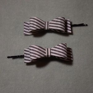 set of two striped bow bobby pins